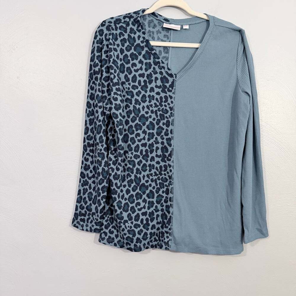 Belle By Kim Gravel Long Sleeve Top Size L Blue Leopard Print